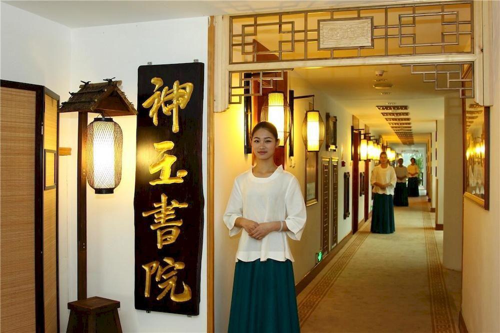 Yunnan Dianchi Garden Resort Hotel & Spa Kunming Eksteriør billede